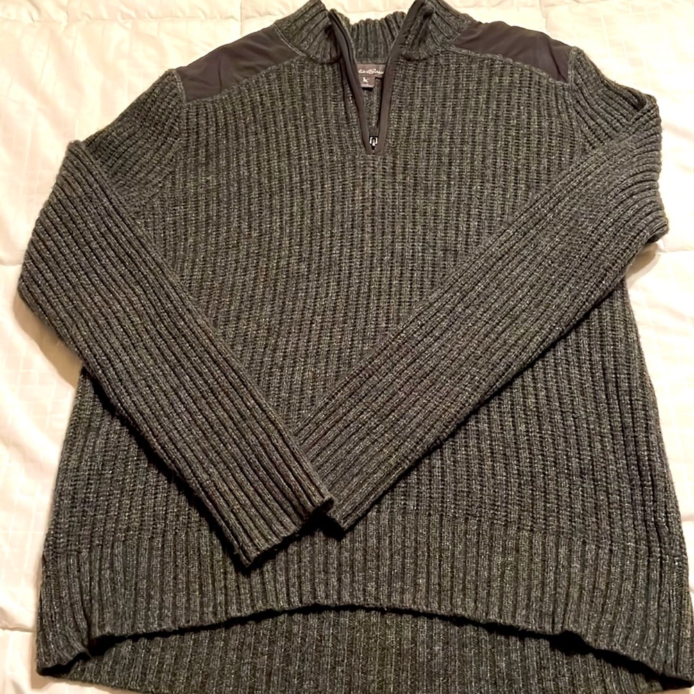 Eddie Bauer 1/4 zip sweater with grey shoulder details size large